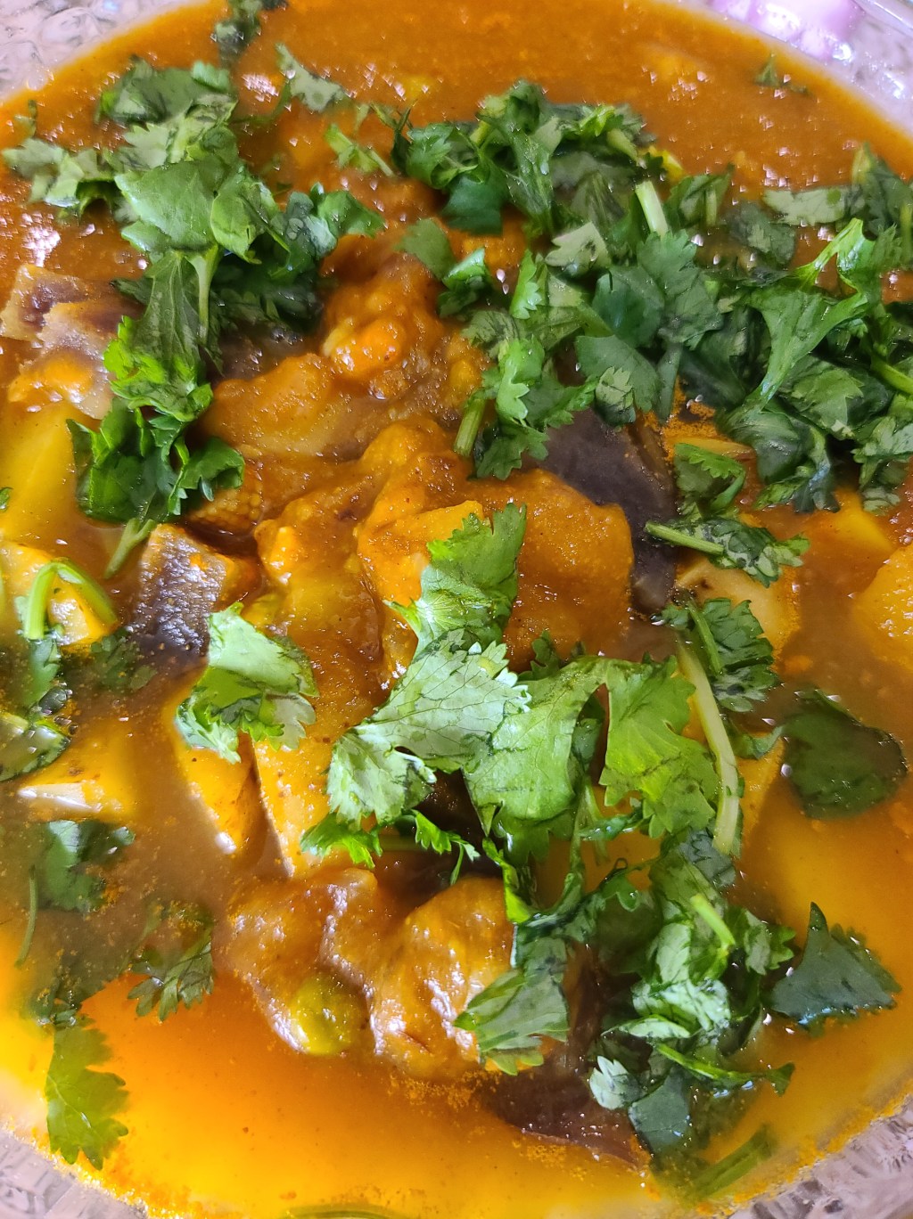 Oil free vegan potatoes, baby corn, green peas in mango&nbsp;gravy